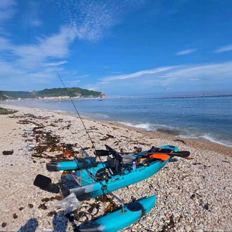 Propeller pedal drive system on modular kayak